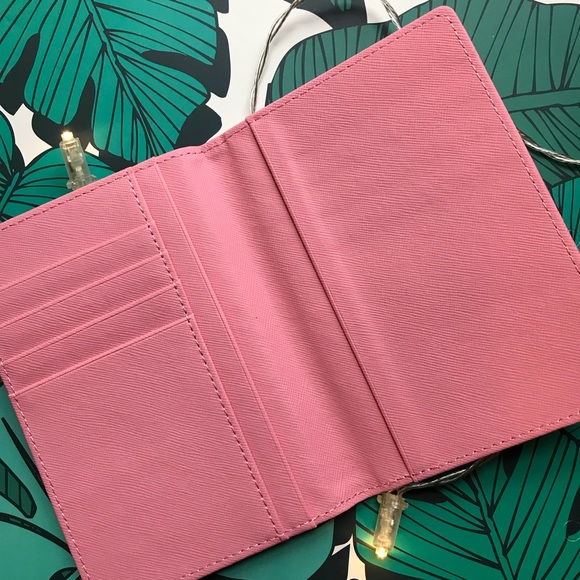 PASSPORT HOLDER Harajuku Cat - Picture 3 of 3